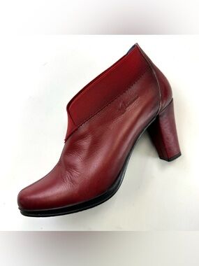 Dorking by Fluchos deep red leather shoe booties Womens size 39